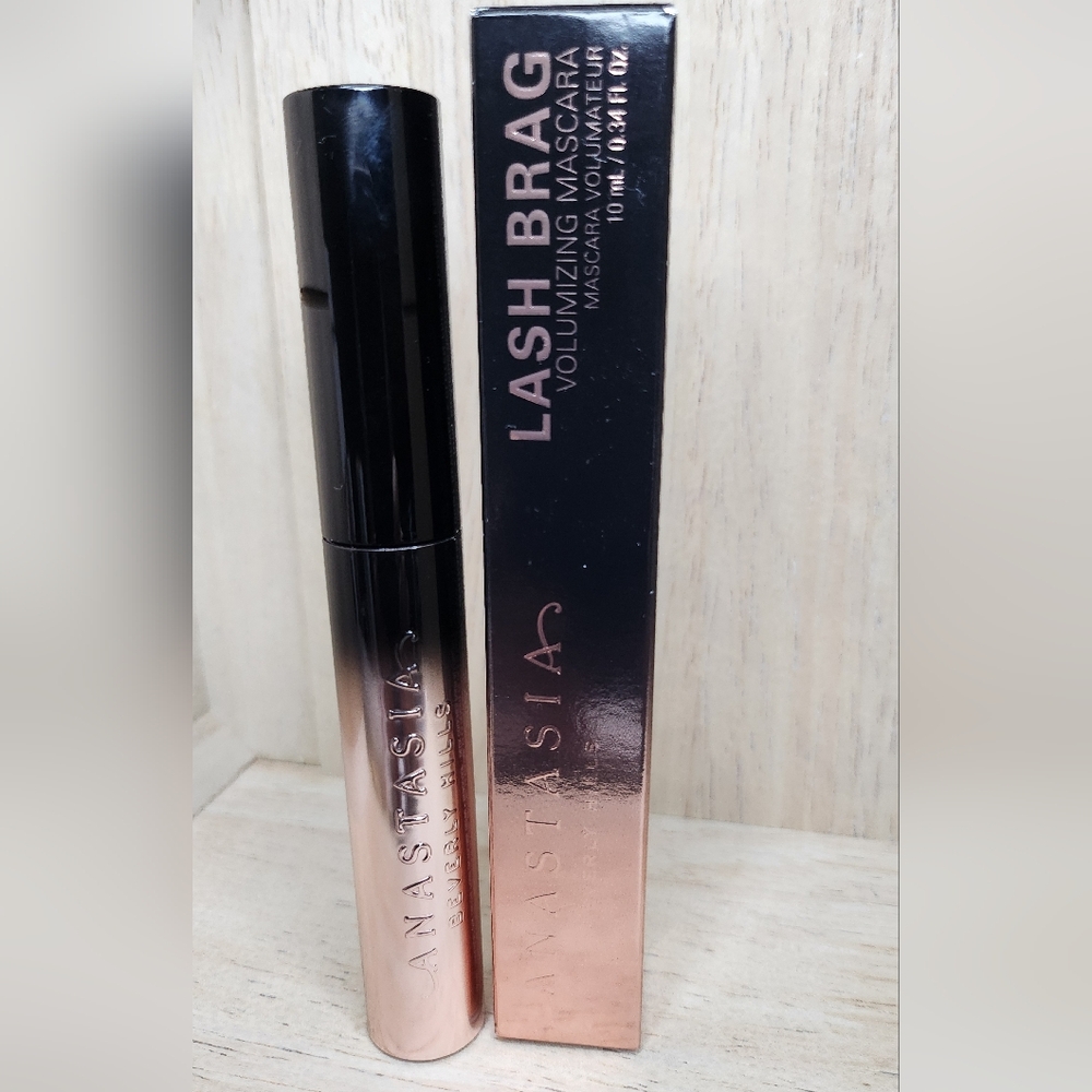Lash Brag Volumizing Mascara by Anastasia Beverly Hills (ABH). " Jet Black"